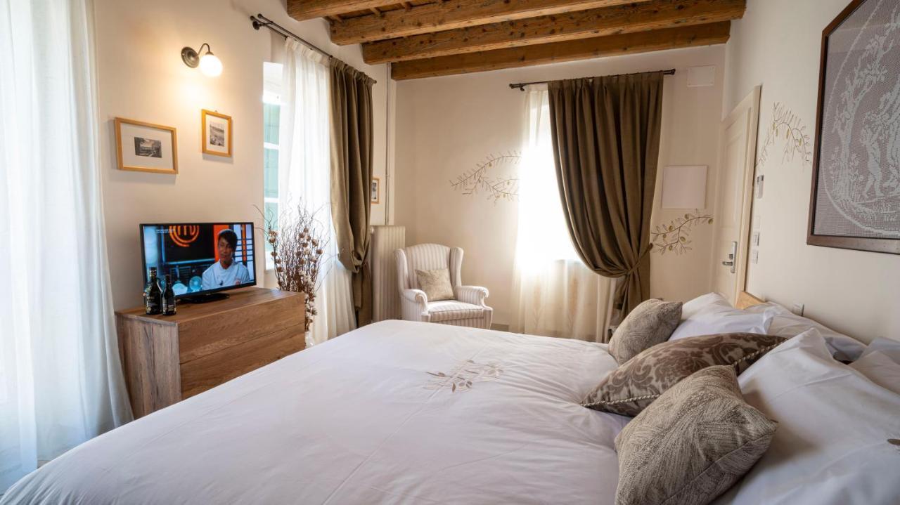 Locanda Dell'Oleificio Mezzane di Sotto Kültér fotó