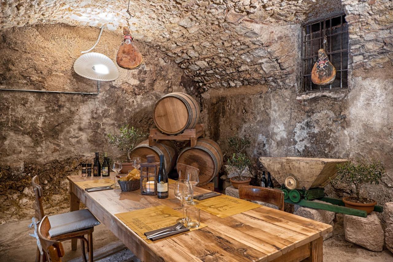 Locanda Dell'Oleificio Mezzane di Sotto Kültér fotó